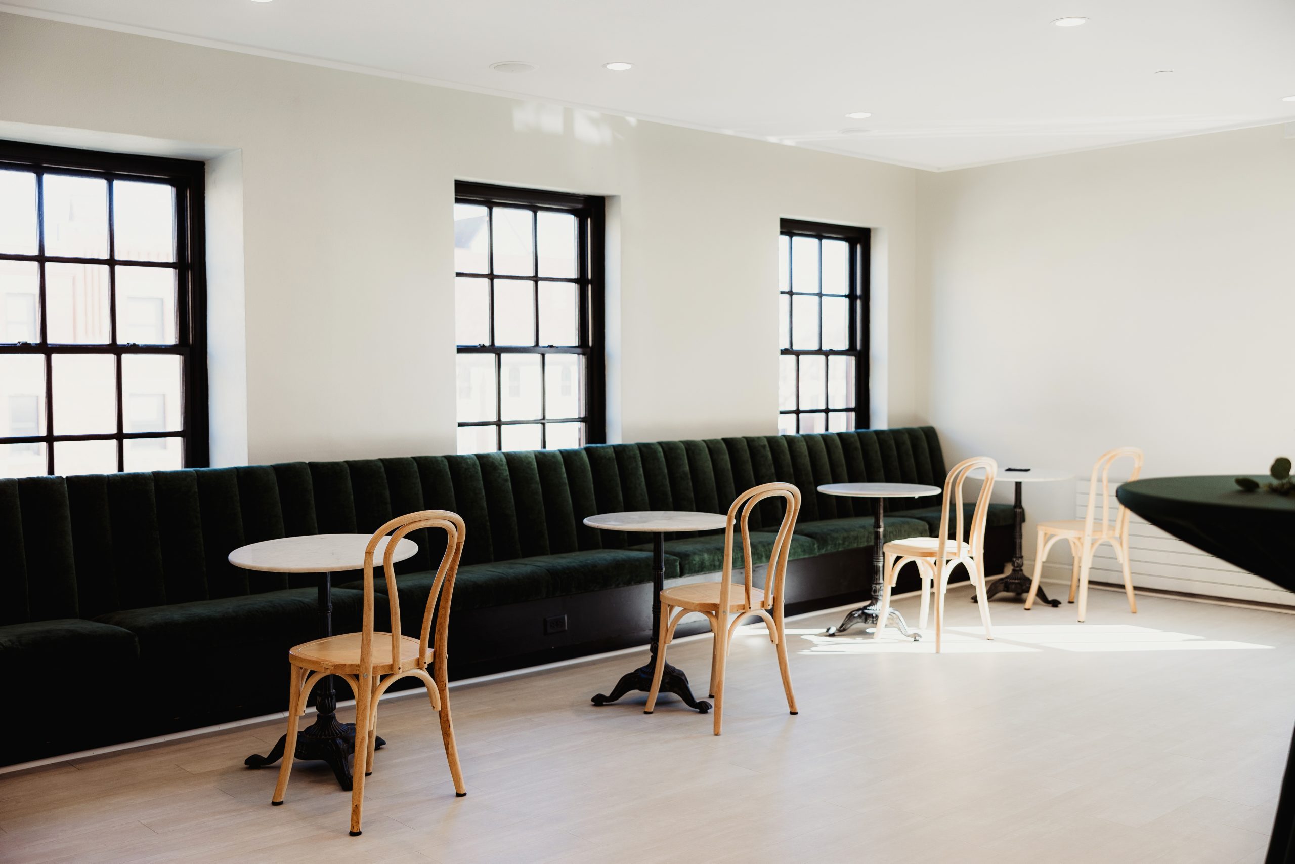10 South Cocktail Lounge Seating